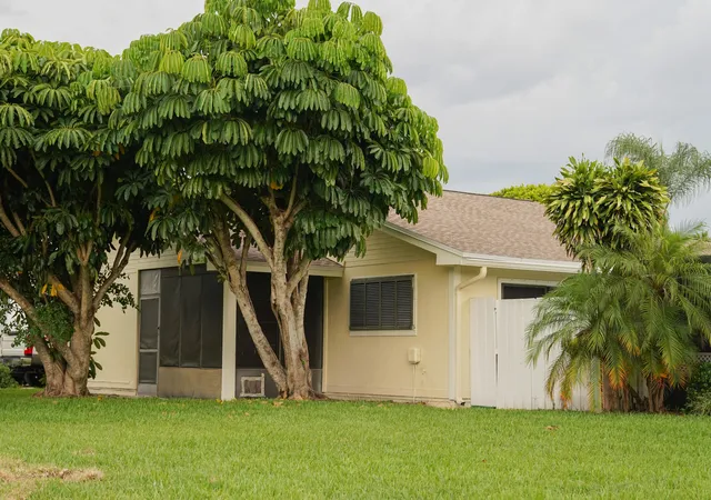 Photo 3 of Single family home for sale at 3 Hammond Pl, Boynton Beach, FL 33426 | MLS# B26059220 | Listing updated on 2026-09-14