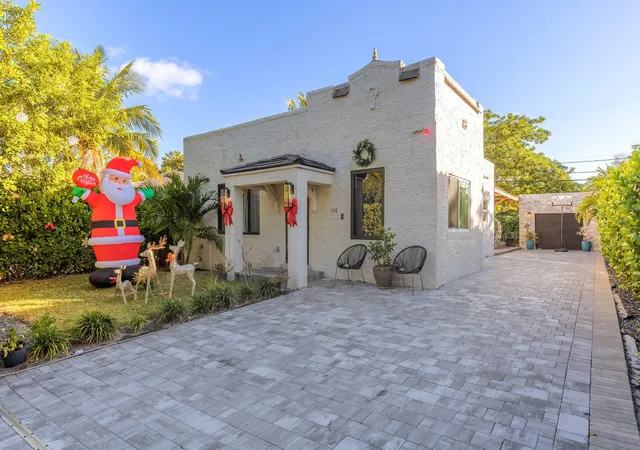 Photo 1 of Sale Pending at 726 Lytle St, West Palm Beach, FL 33405 | MLS# B26059395 | Listing updated on 2026-09-20