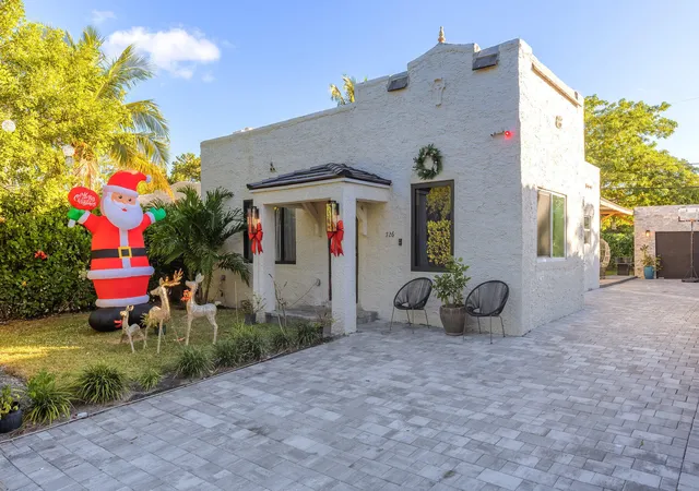 Photo 2 of Sale Pending at 726 Lytle St, West Palm Beach, FL 33405 | MLS# B26059395 | Listing updated on 2026-09-20