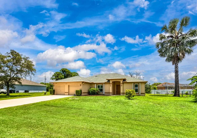 Photo 3 of Single family home for sale at 649 Ne Horizon Ln, Port Saint Lucie, FL 34983 | MLS# B26059584 | Listing updated on 2026-09-15
