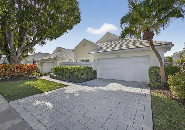 Photo 3 of Sale Pending at 18 Selby Ln, Palm Beach Gardens, FL 33418 | MLS# B26059687 | Listing updated on 2026-09-15