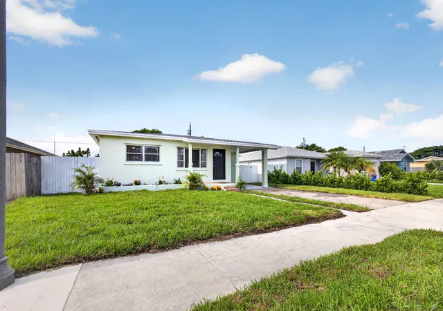 Photo 3 of Single family home for sale at 1547 W 10th Street, Riviera Beach, FL 33404 | MLS# B26059810 | Listing updated on 2026-10-02