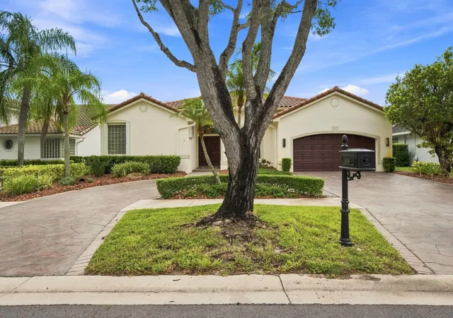 Photo 2 of Single family home for sale at 845 Bayside Ln, Weston, FL 33326 | MLS# B26060148 | Listing updated on 2026-10-05