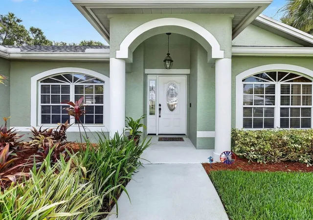 Photo 2 of Sale Pending at 3913 58th Circle, Vero Beach, FL 32966 | MLS# B26060324 | Listing updated on 2026-10-01