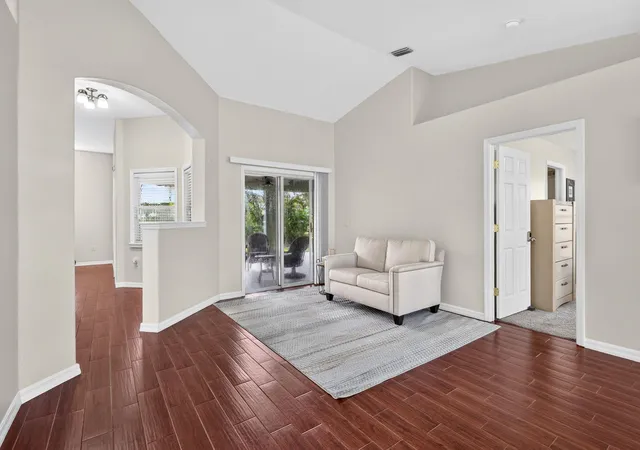 Photo 3 of Sale Pending at 3913 58th Circle, Vero Beach, FL 32966 | MLS# B26060324 | Listing updated on 2026-10-01