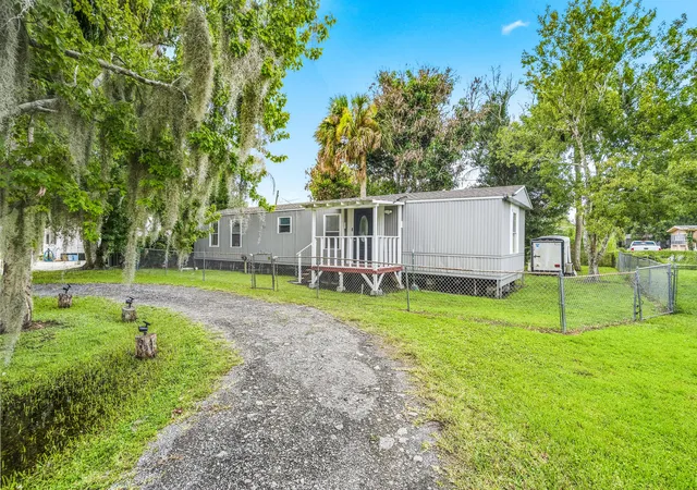 Photo 2 of Manufactured home for sale at 5133 Melissa Ln, Fort Pierce, FL 34946 | MLS# B26060354 | Listing updated on 2026-09-15