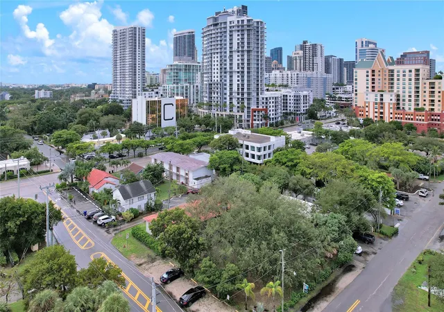 Photo 2 of Multi family home for sale at 17 Ne 9th Avenue, Fort Lauderdale, FL 33301 | MLS# B26060394 | Listing updated on 2026-09-23