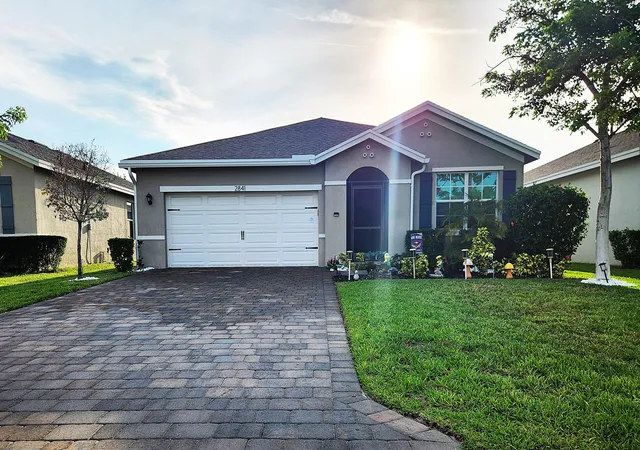 Photo 2 of Single family home for sale at 2841 Ne Breezeway Cir, Jensen Beach, FL 34957 | MLS# B26060403 | Listing updated on 2026-09-14