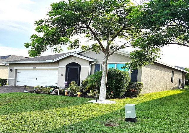 Photo 3 of Single family home for sale at 2841 Ne Breezeway Cir, Jensen Beach, FL 34957 | MLS# B26060403 | Listing updated on 2026-09-14