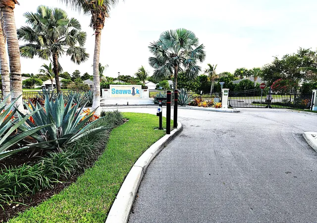 Photo 4 of Single family home for sale at 2841 NE Breezeway Cir, Jensen Beach, FL 34957 | MLS# B26060403 | Listing updated on 2026-09-14