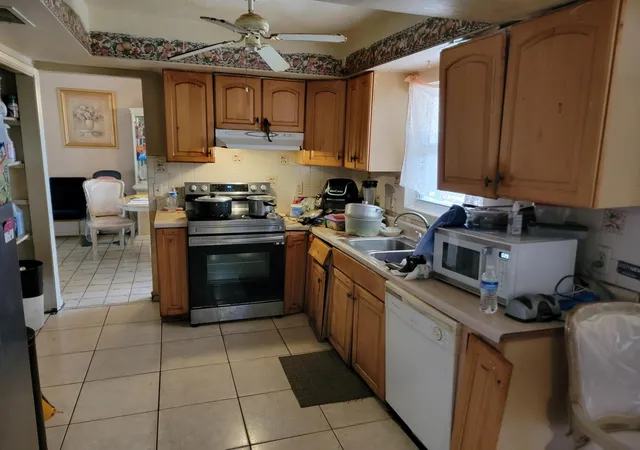 Photo 4 of Single family home for sale at 10641 NW 28th Place, Sunrise, FL 33322 | MLS# B26060514 | Listing updated on 2026-09-15