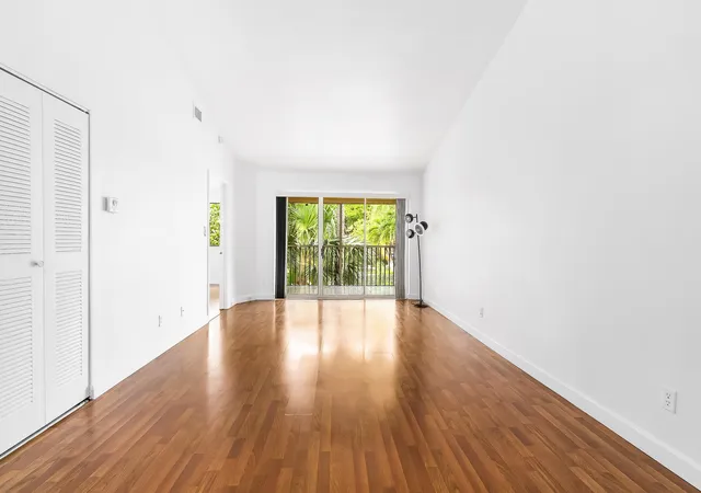 Listing Photo 1 - Condo for sale in building located at 950 Coral Clb Dr, Coral Springs, FL 33071 - Unit #950