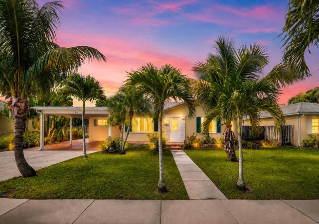 Photo 2 of Single family home for sale at 122 Euclid Blvd, Lantana, FL 33462 | MLS# B26060723 | Listing updated on 2026-09-23
