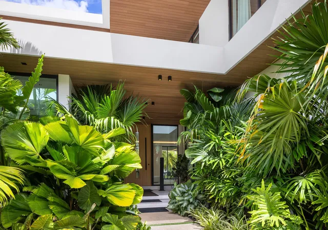 Photo 2 of Mansion for sale at 41 Nurmi Dr, Fort Lauderdale, FL 33301 | MLS# B26060732 | Listing updated on 2026-10-07