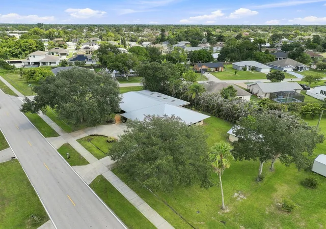 Photo 2 of Single family home for sale at 2381 Sw Bayshore Blvd, Port Saint Lucie, FL 34984 | MLS# B26060825 | Listing updated on 2026-09-14