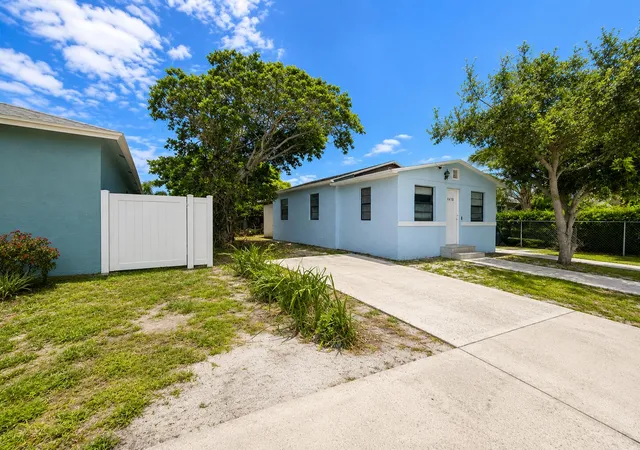Photo 2 of Single family home for sale at 1410 S J St, Lake Worth Beach, FL 33460 | MLS# B26060876 | Listing updated on 2026-10-06