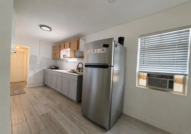 Photo 4 of Single family home for sale at 1410 S J St, Lake Worth Beach, FL 33460 | MLS# B26060876 | Listing updated on 2026-10-06