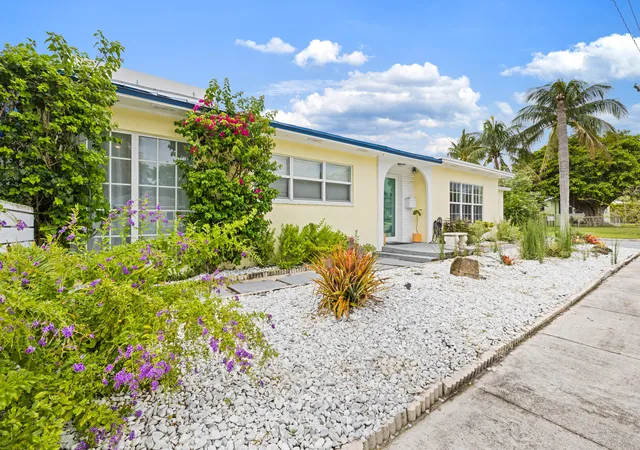 Photo 3 of Single family home for sale at 400 45th Street, West Palm Beach, FL 33407 | MLS# B26061020 | Listing updated on 2026-09-14