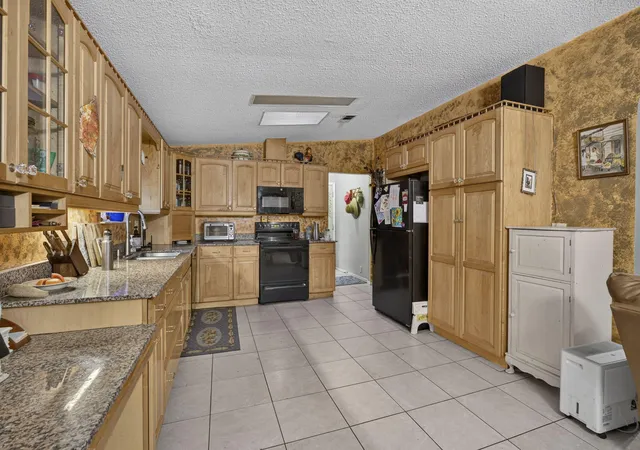 Photo 3 of Single family home for sale at 15182 Steffen Ln, Loxahatchee, FL 33470 | MLS# B26061078 | Listing updated on 2026-09-13