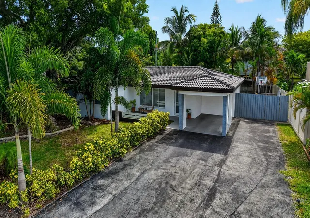 Photo 1 of Single family home for sale at 4031 Ne 15th Avenue, Oakland Park, FL 33334 | MLS# B26061114 | Listing updated on 2026-09-28