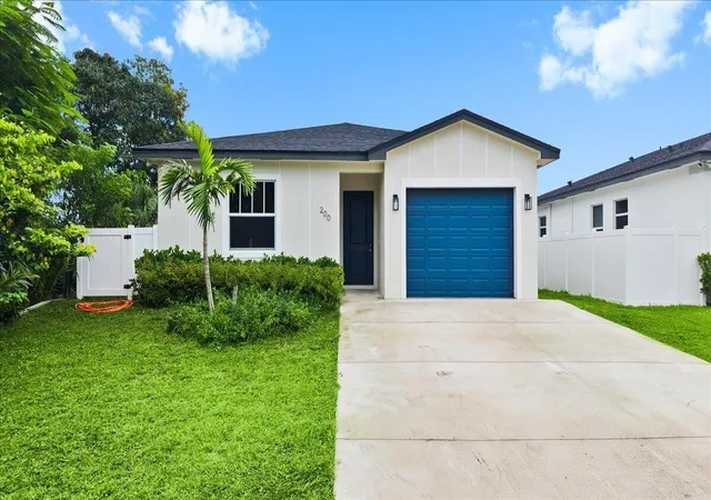 Photo 4 of Single family home for sale at 200 Marie Dr, West Palm Beach, FL 33415 | MLS# B26061127 | Listing updated on 2026-09-13