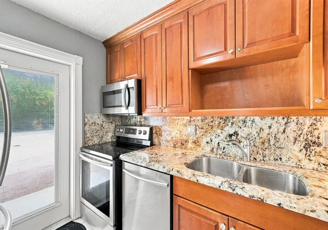 Photo 4 of Condo for sale at 1040 SE 4th Avenue #135, Deerfield Beach, FL 33441 | MLS# B26061143 | Listing updated on 2026-09-16