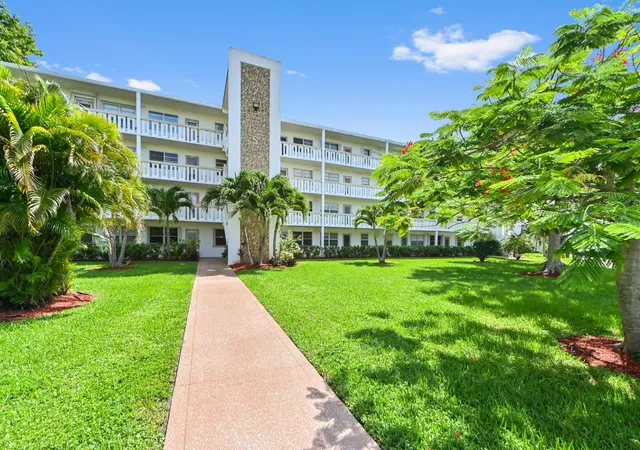 Photo 3 of Condo for sale at 4087 Newport S, Deerfield Beach, FL 33442 | MLS# B26061227 | Listing updated on 2026-10-07