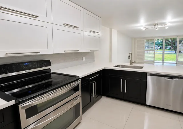 Photo 1 of Condo for sale at 117 Royal Park Dr #1H, Oakland Park, FL 33309 | MLS# B26060941 | Listing updated on 2026-09-14