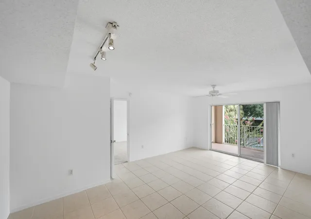 Photo 3 of Sale Pending at 1640 N 42nd Circle #209, Vero Beach, FL 32967 | MLS# B26061463 | Listing updated on 2026-10-07