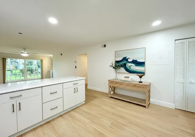 Photo 3 of Condo for sale at 900 Jasmine Ln, Vero Beach, FL 32963 | MLS# B26061707 | Listing updated on 2026-09-23