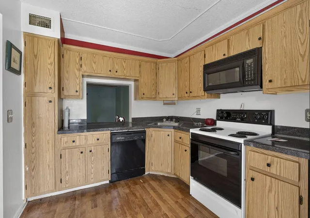 Photo 3 of Condo for sale at 3714 Savoy Ln #F, West Palm Beach, FL 33417 | MLS# B26061840 | Listing updated on 2026-09-14