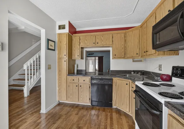 Listing Photo 4 - Condo for sale in building located at 3714 Savoy Ln, West Palm Beach, FL 33417 - Unit #F