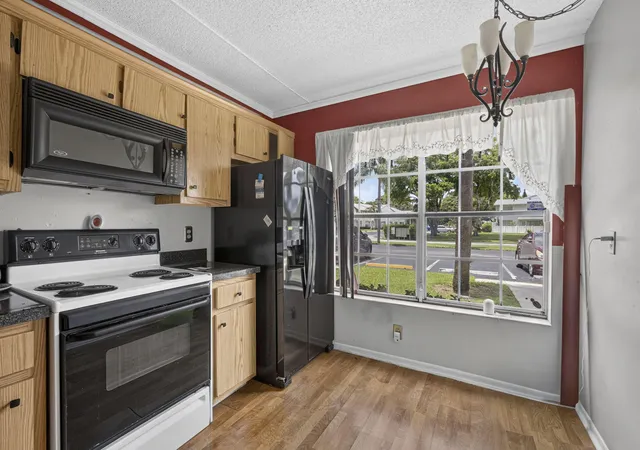 Listing Photo 5 - Condo for sale in building located at 3714 Savoy Ln, West Palm Beach, FL 33417 - Unit #F