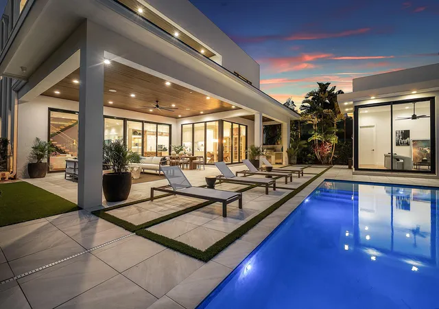 Photo 2 of Mansion for sale at 400 Ne 4th Street, Boca Raton, FL 33432 | MLS# B26061846 | Listing updated on 2026-09-14