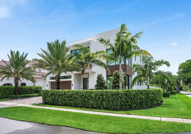 Photo 3 of Single family home for sale at 400 NE 4th Street, Boca Raton, FL 33432 | MLS# B26061846 | Listing updated on 2026-09-14