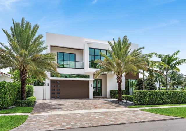 Photo 4 of Single family home for sale at 400 NE 4th Street, Boca Raton, FL 33432 | MLS# B26061846 | Listing updated on 2026-09-14