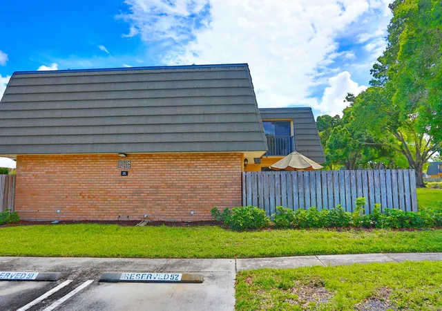 Photo 1 of Townhouse for sale at 325 3rd Way, West Palm Beach, FL 33407 | MLS# B26061954 | Listing updated on 2026-09-15