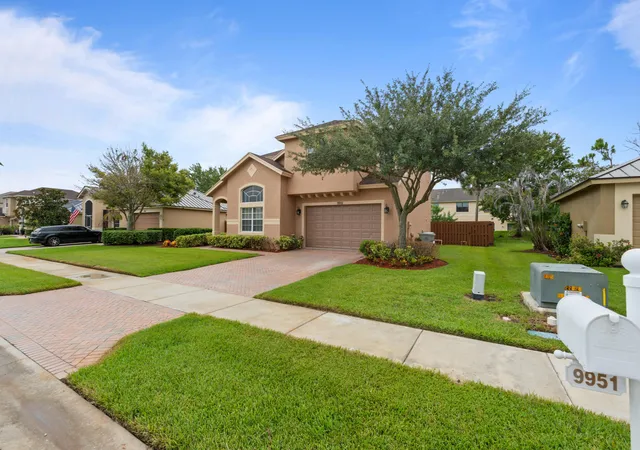 Photo 3 of Single family home for sale at 9951 E Verona Cir, Vero Beach, FL 32966 | MLS# B26062004 | Listing updated on 2026-09-30