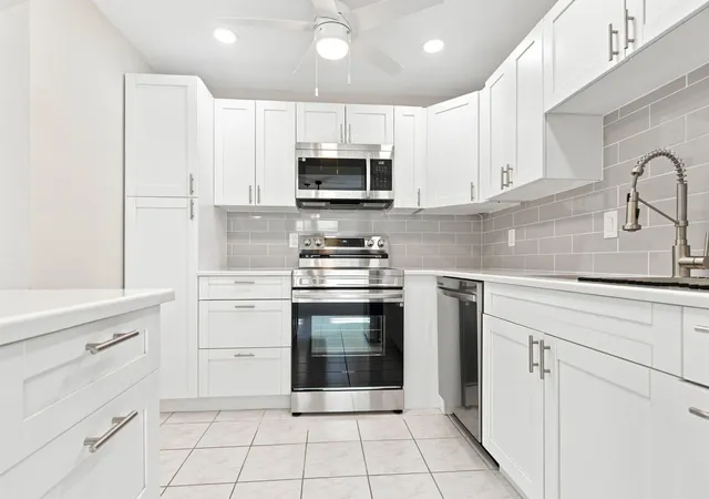 Photo 2 of Condo for sale at 294 Tuscany Ln #f, Delray Beach, FL 33446 | MLS# B26062244 | Listing updated on 2026-09-13