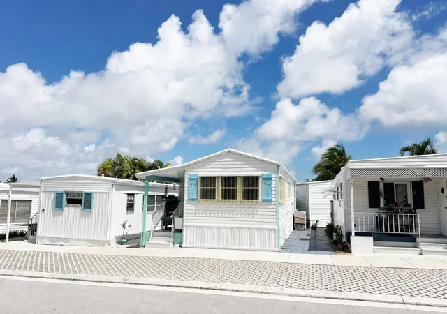 Photo 2 of Manufactured home for sale at 6 Briny Breezes Blvd #A, Boynton Beach, FL 33435 | MLS# B26062376 | Listing updated on 2026-09-23