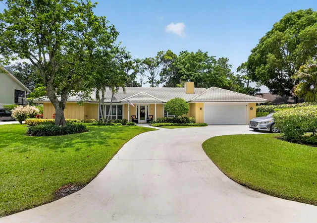 Photo 3 of Single family home for sale at 26 Cambria Rd W, Palm Beach Gardens, FL 33418 | MLS# B26062407 | Listing updated on 2026-09-15
