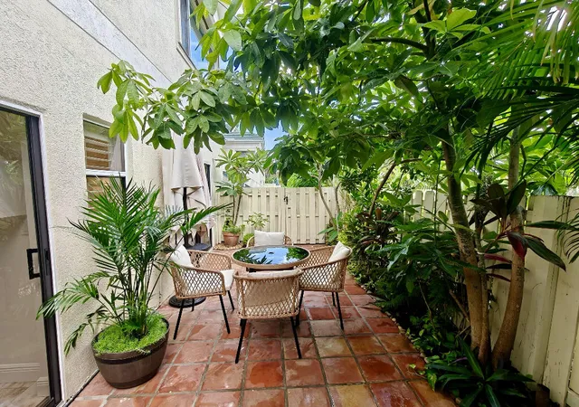 Photo 4 of Sale Pending at 210 Bella Vista Ct N #10, Jupiter, FL 33477 | MLS# B26062513 | Listing updated on 2026-09-16