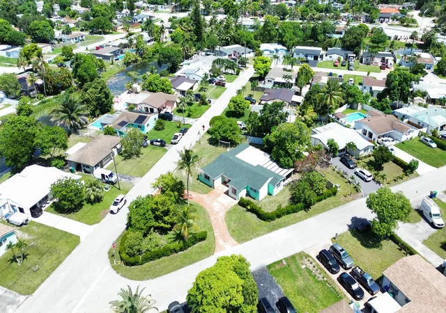 Photo 2 of Single family home for sale at 2907 Sw 67th Terrace, Miramar, FL 33023 | MLS# B26062652 | Listing updated on 2026-09-15