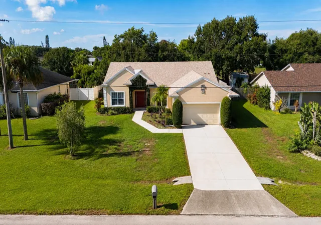Photo 1 of Single family home for sale at 610 Sw College Park Rd, Port Saint Lucie, FL 34953 | MLS# B26062747 | Listing updated on 2026-09-15