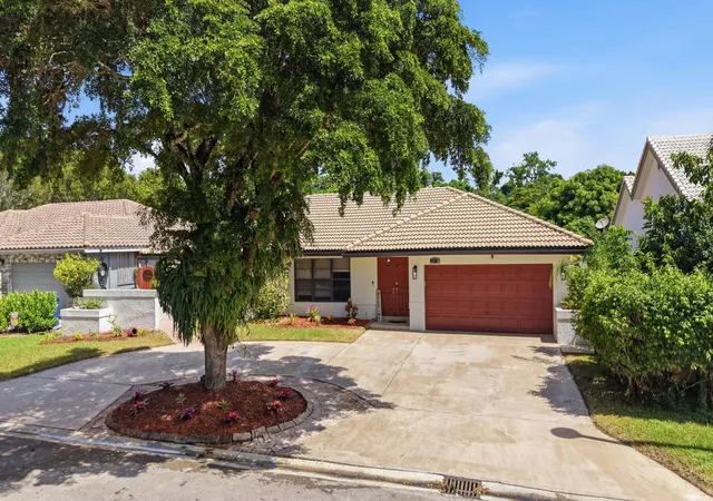 Photo 2 of Sale Pending at 6013 Nw 47th Place, Coral Springs, FL 33067 | MLS# B26062796 | Listing updated on 2026-09-16