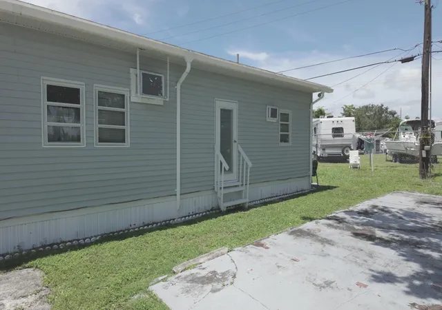 Photo 2 of Manufactured home for sale at 2773 Nw 29th Place, Oakland Park, FL 33311 | MLS# B26062812 | Listing updated on 2026-09-15