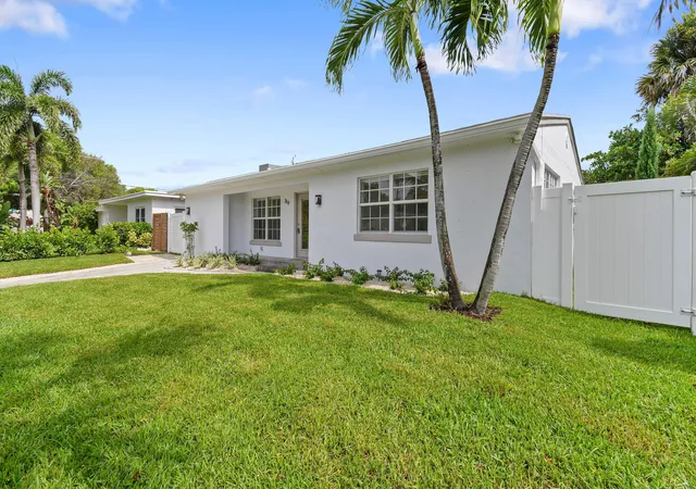 Photo 2 of Single family home for sale at 319 29th Street, West Palm Beach, FL 33407 | MLS# B26062898 | Listing updated on 2026-09-25