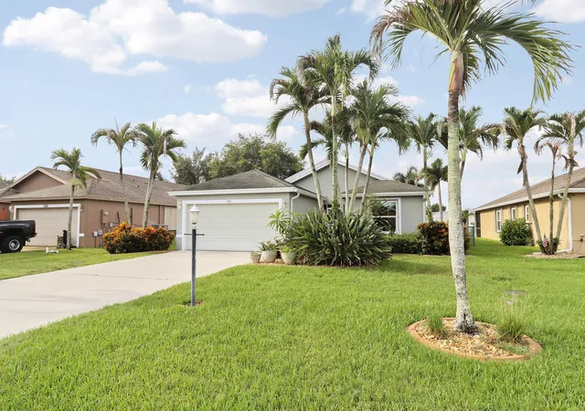 Photo 3 of Single family home for sale at 2696 Sw Marquis Ter, Stuart, FL 34997 | MLS# B26063045 | Listing updated on 2026-09-15