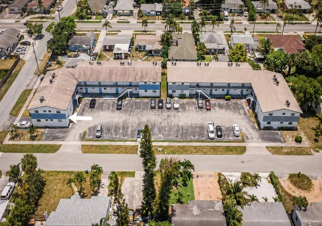 Photo 2 of Condo for sale at 410 W Palm St #B8, Lantana, FL 33462 | MLS# B26063160 | Listing updated on 2026-09-16