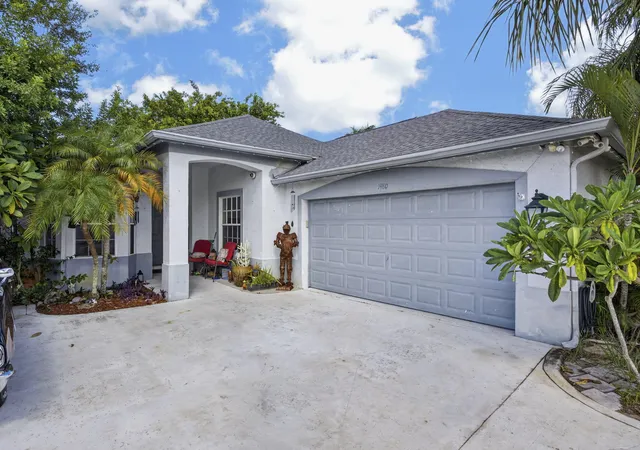 Photo 1 of Single family home for sale at 1480 Lake Breeze Dr, Wellington, FL 33414 | MLS# B26063233 | Listing updated on 2026-09-23